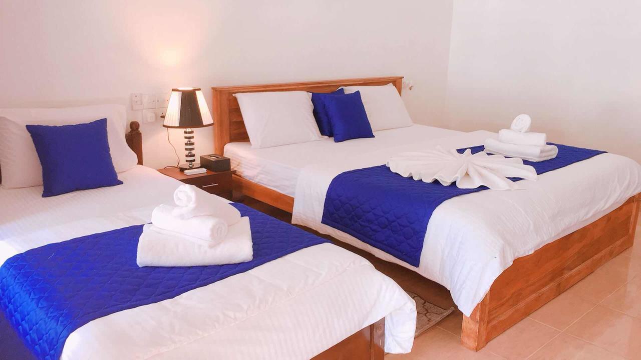Blue Whale Holiday Hotel Mirissa Exterior foto